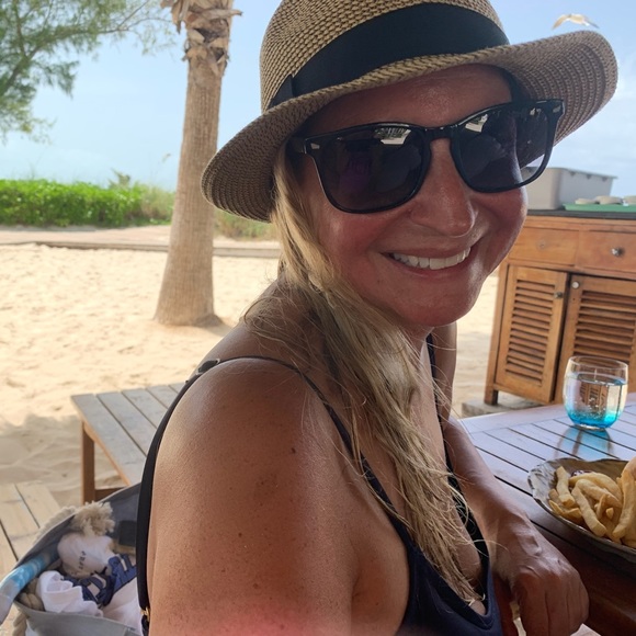 Meet your Posher, Posh - Picture 1 of 1